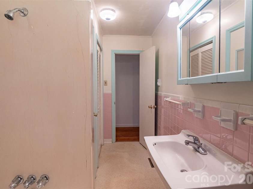 235 Landis Road, Marion, NC 28752.  MLS# CAR4423197, YatesRealty ID 50491. 