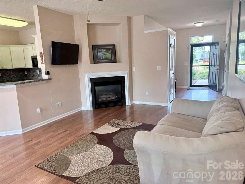 10323 Green Hedge Avenue, Charlotte, NC 28269.  MLS# CAR4419827, YatesRealty ID 50494. 