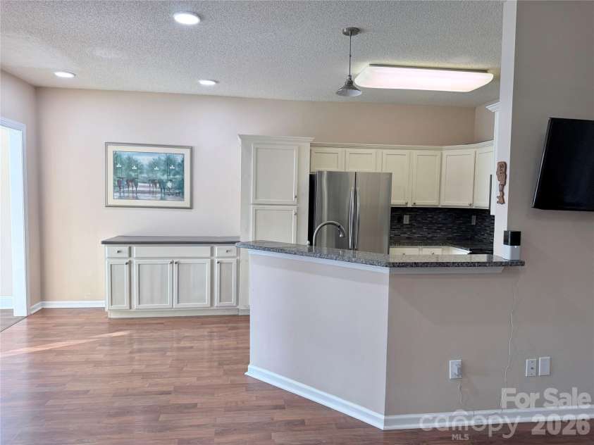 10323 Green Hedge Avenue, Charlotte, NC 28269.  MLS# CAR4419827, YatesRealty ID 50494. 