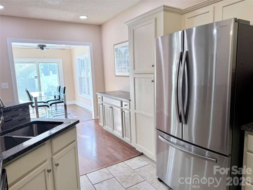 10323 Green Hedge Avenue, Charlotte, NC 28269.  MLS# CAR4419827, YatesRealty ID 50494. 