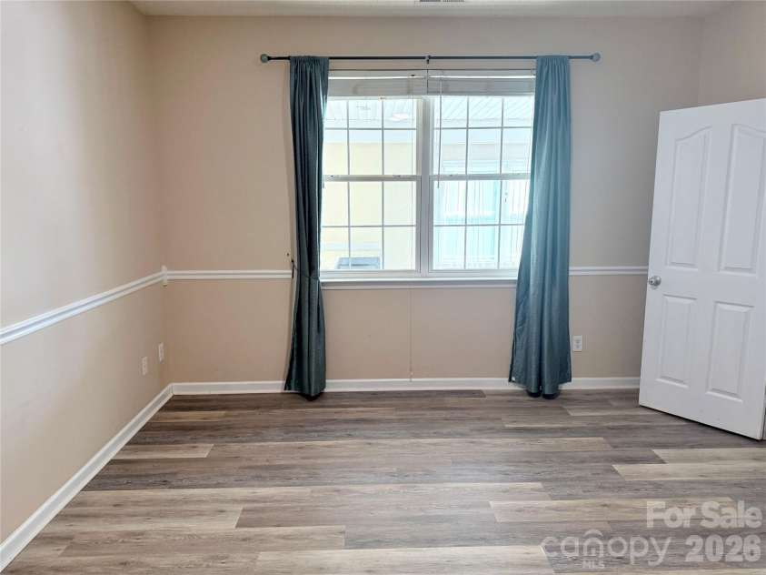 10323 Green Hedge Avenue, Charlotte, NC 28269.  MLS# CAR4419827, YatesRealty ID 50494. 