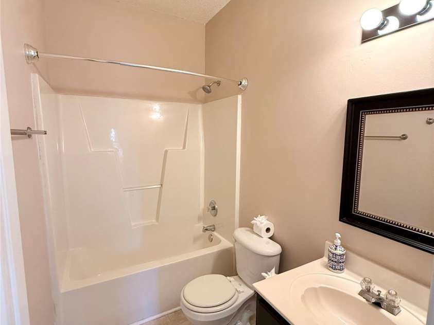10323 Green Hedge Avenue, Charlotte, NC 28269.  MLS# CAR4419827, YatesRealty ID 50494. 