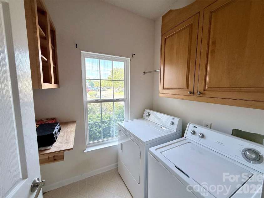 10323 Green Hedge Avenue, Charlotte, NC 28269.  MLS# CAR4419827, YatesRealty ID 50494. 