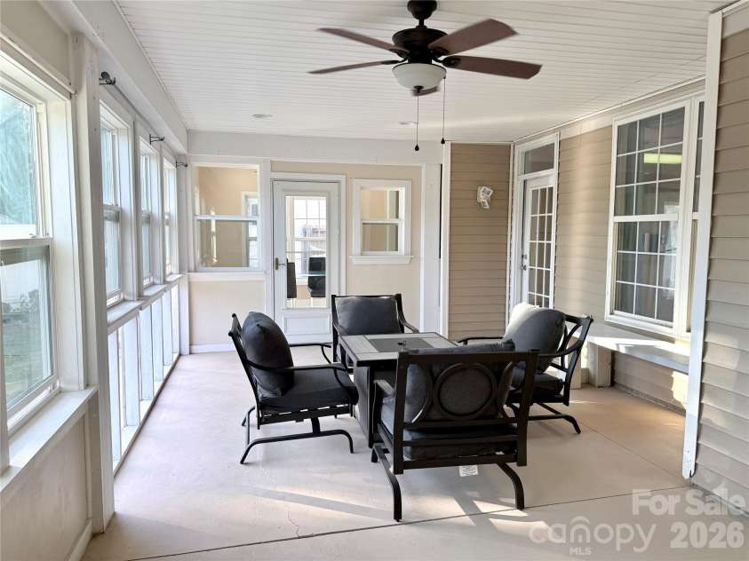 10323 Green Hedge Avenue, Charlotte, NC 28269.  MLS# CAR4419827, YatesRealty ID 50494. 