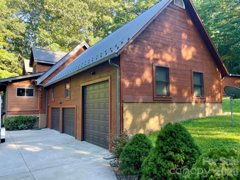 153 Montgomery Place Lane, Zirconia, NC 28790.  MLS# CAR4423875, YatesRealty ID 50495. 