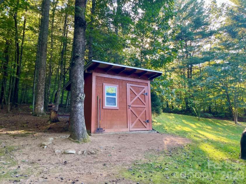 153 Montgomery Place Lane, Zirconia, NC 28790.  MLS# CAR4423875, YatesRealty ID 50495. 