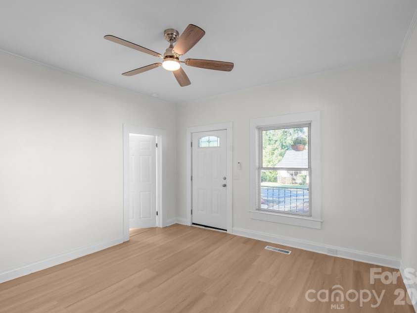 204 Pleasant Street, Belmont, NC 28012.  MLS# CAR4423492, YatesRealty ID 50496. 