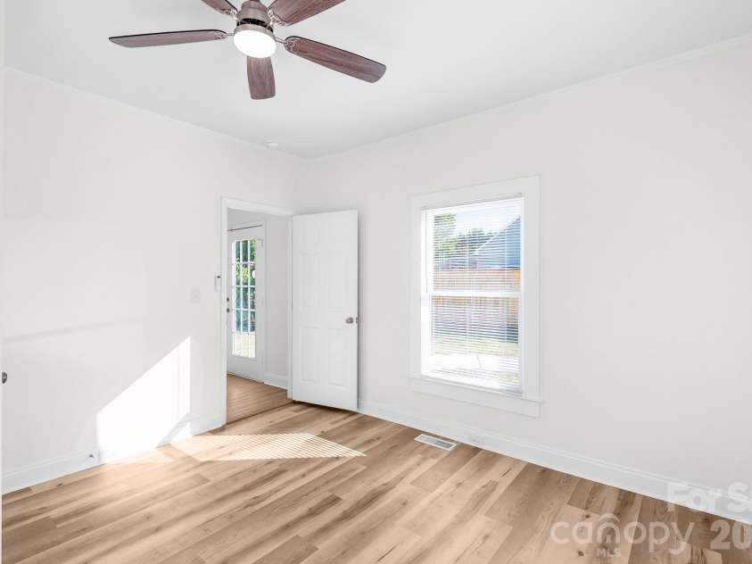 204 Pleasant Street, Belmont, NC 28012.  MLS# CAR4423492, YatesRealty ID 50496. 