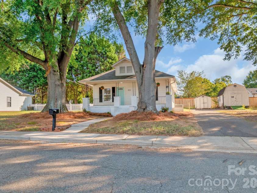 204 Pleasant Street, Belmont, NC 28012.  MLS# CAR4423492, YatesRealty ID 50496. 