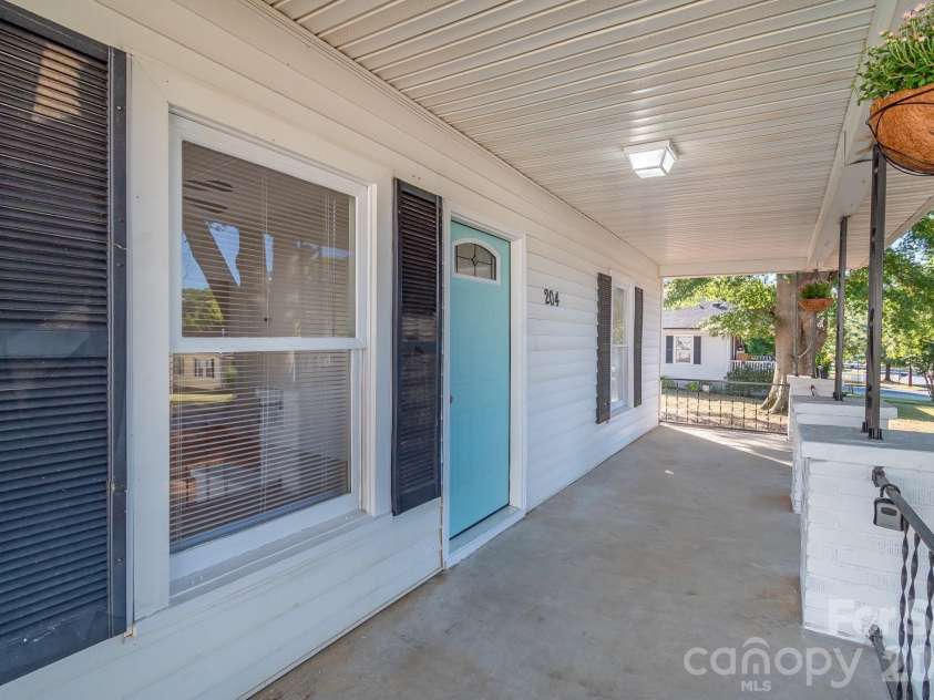 204 Pleasant Street, Belmont, NC 28012.  MLS# CAR4423492, YatesRealty ID 50496. 