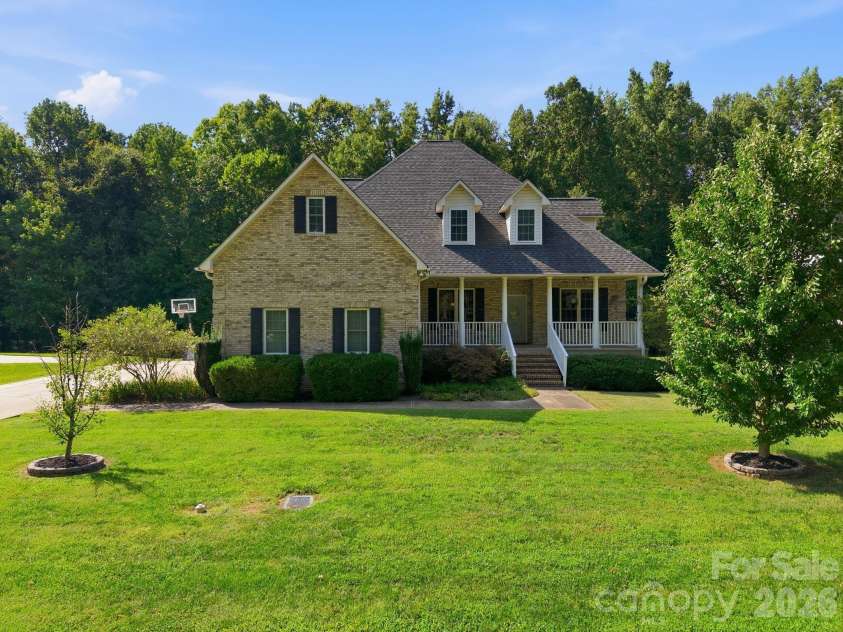 421 De Lara Circle, Salisbury, NC 28146.  MLS# CAR4411732, YatesRealty ID 50497. 