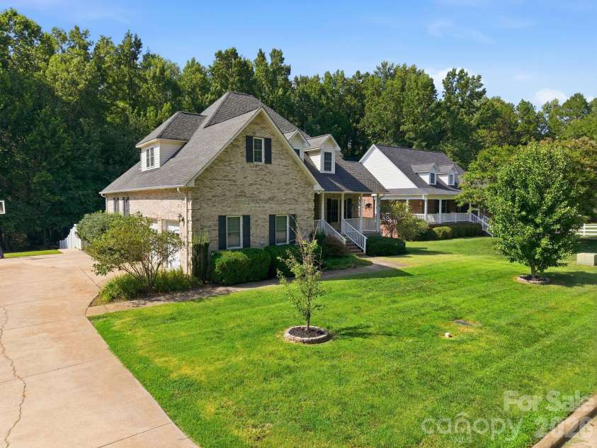 421 De Lara Circle, Salisbury, NC 28146.  MLS# CAR4411732, YatesRealty ID 50497. 