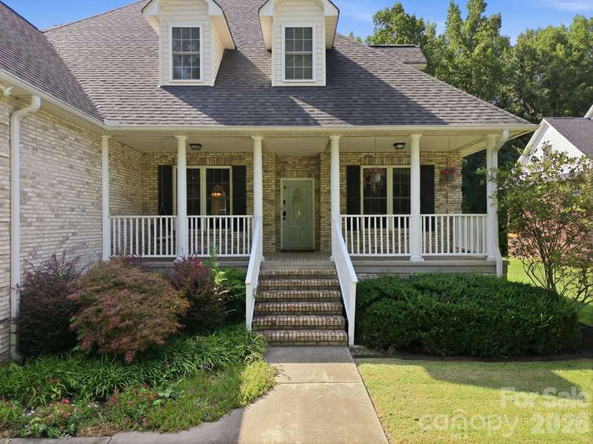 421 De Lara Circle, Salisbury, NC 28146.  MLS# CAR4411732, YatesRealty ID 50497. 