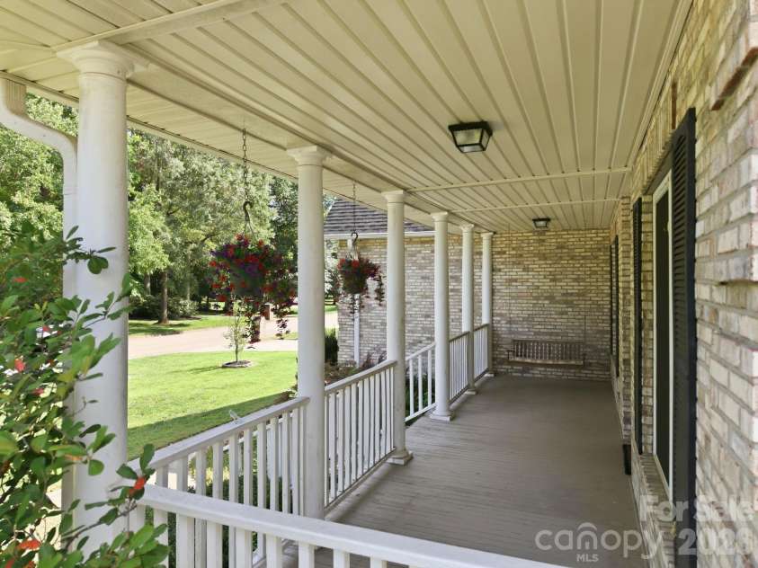 421 De Lara Circle, Salisbury, NC 28146.  MLS# CAR4411732, YatesRealty ID 50497. 