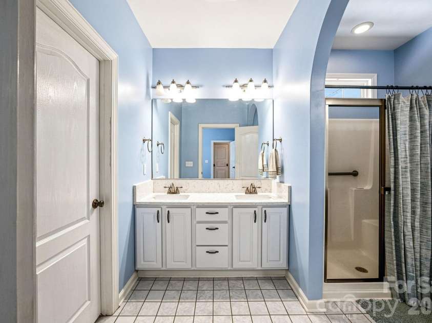 421 De Lara Circle, Salisbury, NC 28146.  MLS# CAR4411732, YatesRealty ID 50497. 