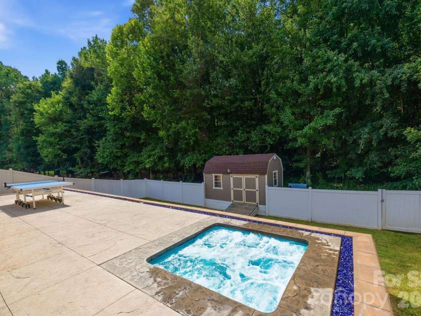 421 De Lara Circle, Salisbury, NC 28146.  MLS# CAR4411732, YatesRealty ID 50497. 