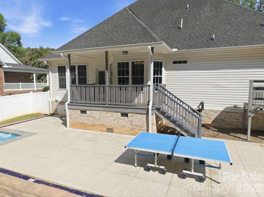 421 De Lara Circle, Salisbury, NC 28146.  MLS# CAR4411732, YatesRealty ID 50497. 