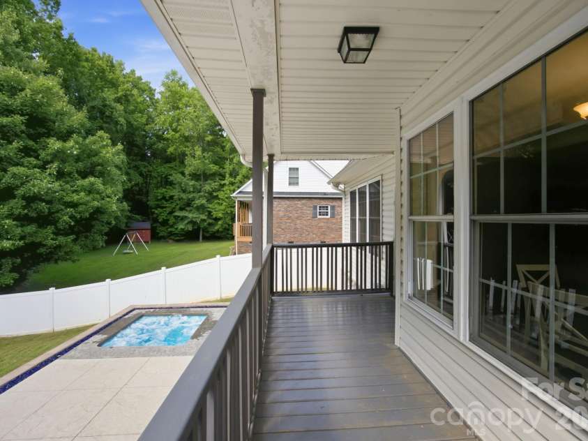 421 De Lara Circle, Salisbury, NC 28146.  MLS# CAR4411732, YatesRealty ID 50497. 