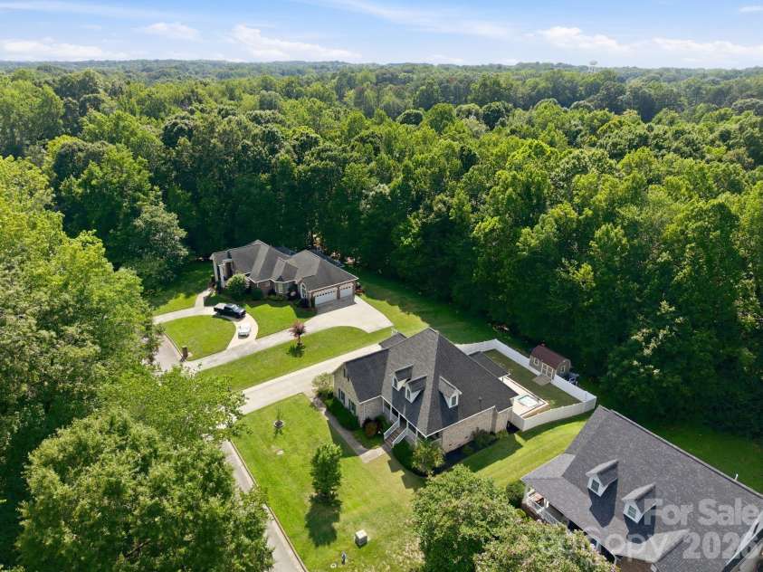 421 De Lara Circle, Salisbury, NC 28146.  MLS# CAR4411732, YatesRealty ID 50497. 
