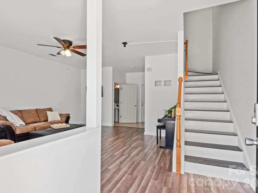 9810 Kings Parade Boulevard, Charlotte, NC 28273.  MLS# CAR4423206, YatesRealty ID 50498. 