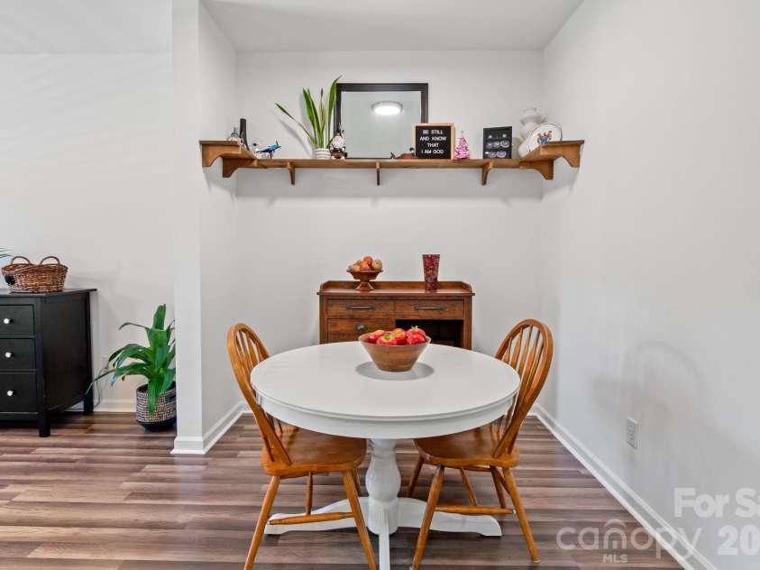 9810 Kings Parade Boulevard, Charlotte, NC 28273.  MLS# CAR4423206, YatesRealty ID 50498. 
