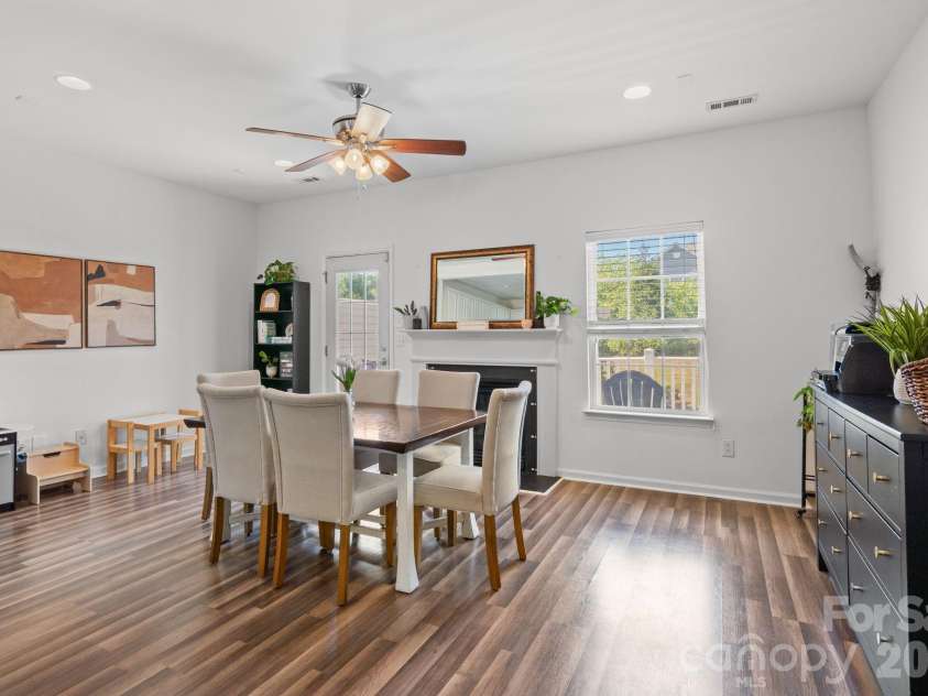 9810 Kings Parade Boulevard, Charlotte, NC 28273.  MLS# CAR4423206, YatesRealty ID 50498. 