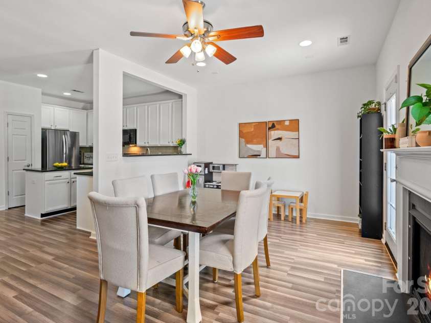 9810 Kings Parade Boulevard, Charlotte, NC 28273.  MLS# CAR4423206, YatesRealty ID 50498. 