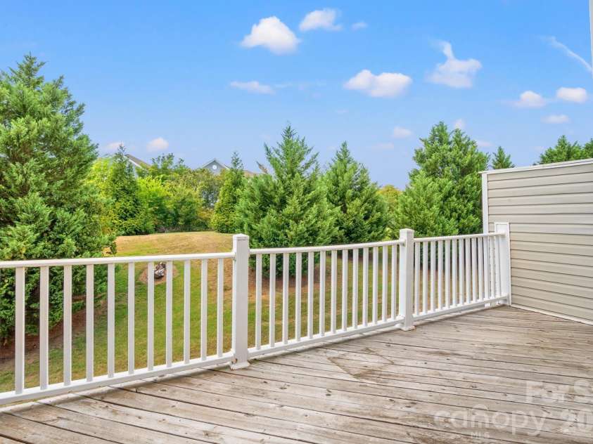 9810 Kings Parade Boulevard, Charlotte, NC 28273.  MLS# CAR4423206, YatesRealty ID 50498. 