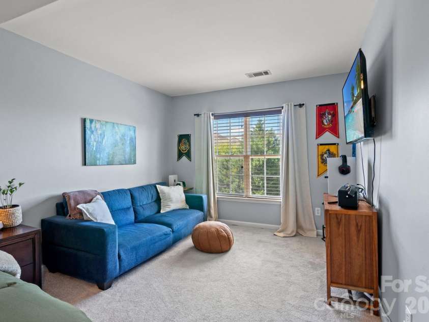 9810 Kings Parade Boulevard, Charlotte, NC 28273.  MLS# CAR4423206, YatesRealty ID 50498. 
