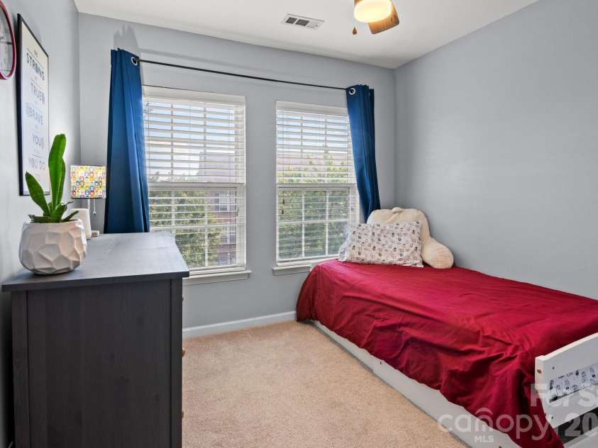 9810 Kings Parade Boulevard, Charlotte, NC 28273.  MLS# CAR4423206, YatesRealty ID 50498. 