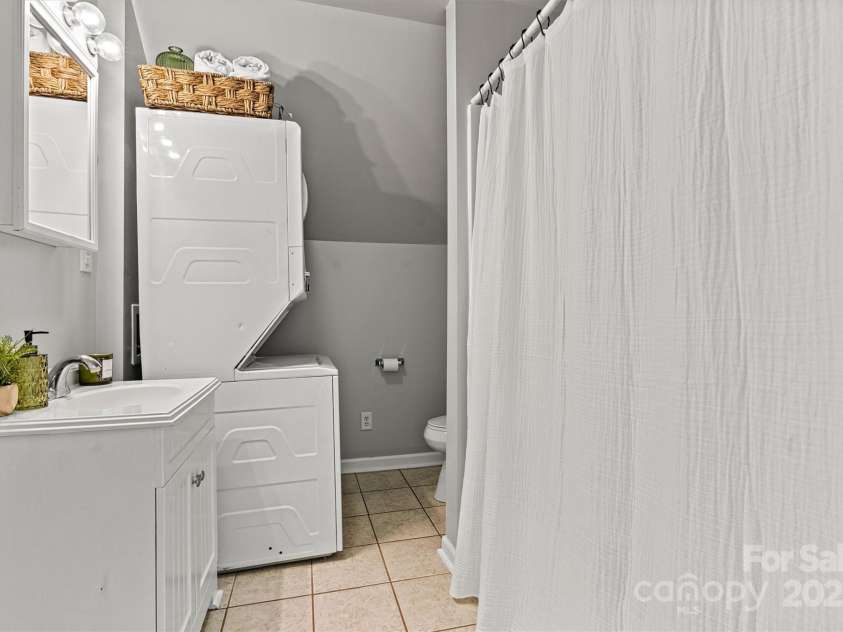 116 Diamond Head Drive, Mooresville, NC 28117.  MLS# CAR4208538, YatesRealty ID 5050. Bathroom in Second Living Quarters Above Detached Garage