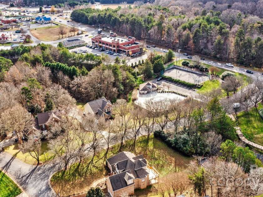 116 Diamond Head Drive, Mooresville, NC 28117.  MLS# CAR4208538, YatesRealty ID 5050. Conveniently Close to Shopping and i77