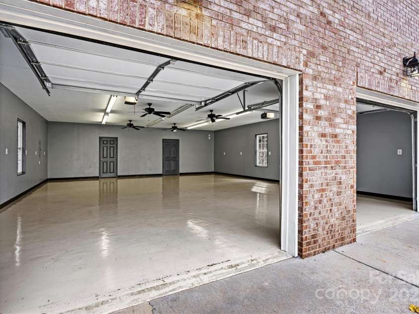 116 Diamond Head Drive, Mooresville, NC 28117.  MLS# CAR4208538, YatesRealty ID 5050. Detached Garage/Auto Shop