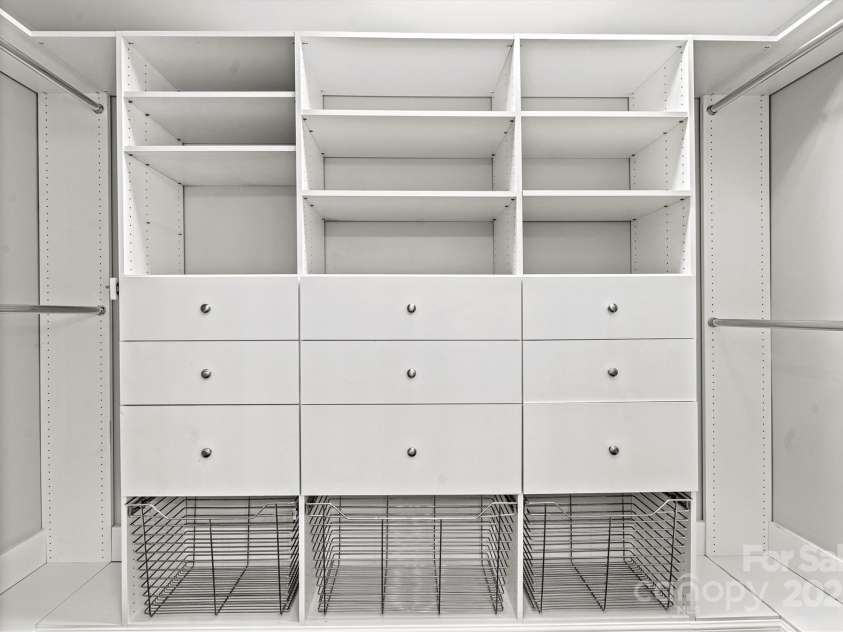 116 Diamond Head Drive, Mooresville, NC 28117.  MLS# CAR4208538, YatesRealty ID 5050. Primary Bath Walk In Closet