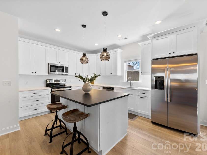 4114 Rutgers Avenue, Charlotte, NC 28206.  MLS# CAR4423213, YatesRealty ID 50502. 