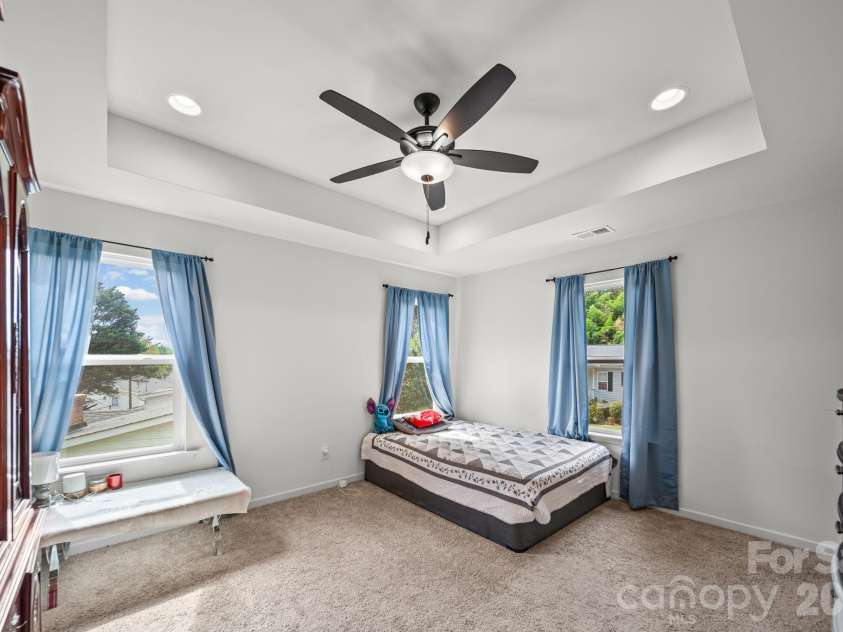 844 Matthews School Road, Matthews, NC 28105.  MLS# CAR4423028, YatesRealty ID 50504. Primary Bedroom