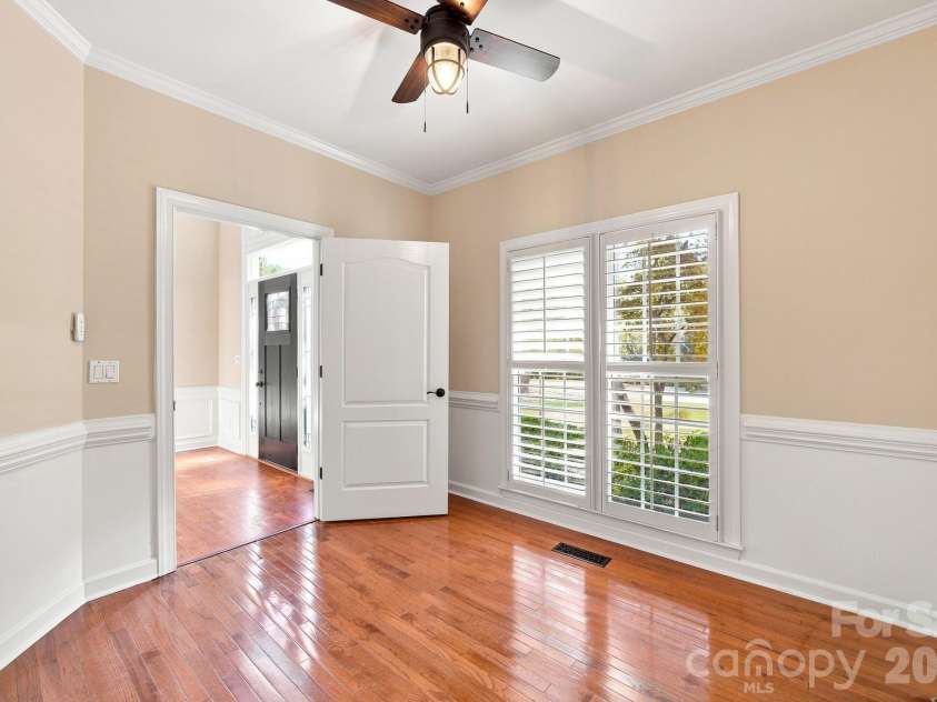 6821 Hollow Oak Drive, Mint Hill, NC 28227.  MLS# CAR4423362, YatesRealty ID 50505. 