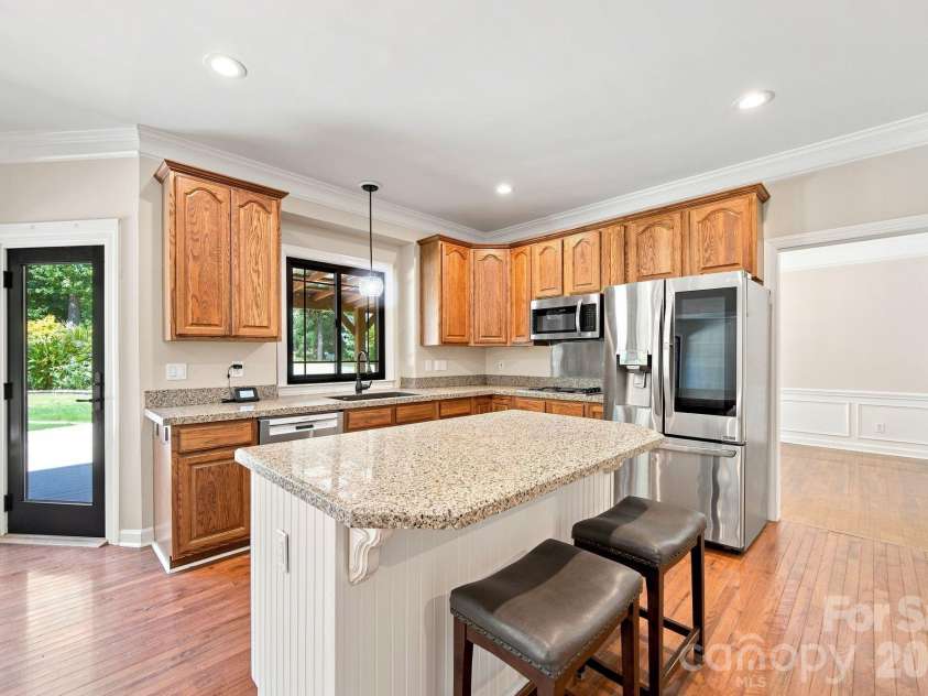 6821 Hollow Oak Drive, Mint Hill, NC 28227.  MLS# CAR4423362, YatesRealty ID 50505. 