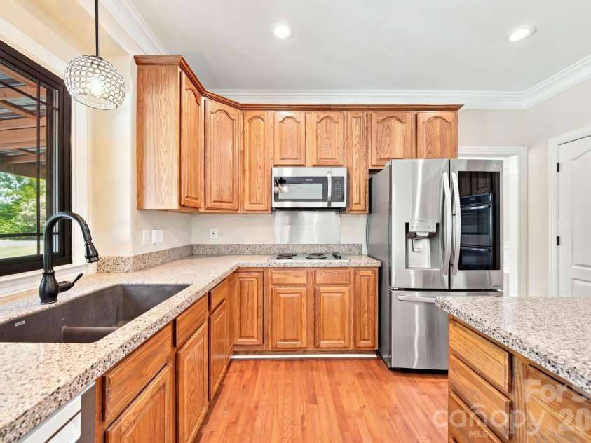 6821 Hollow Oak Drive, Mint Hill, NC 28227.  MLS# CAR4423362, YatesRealty ID 50505. 
