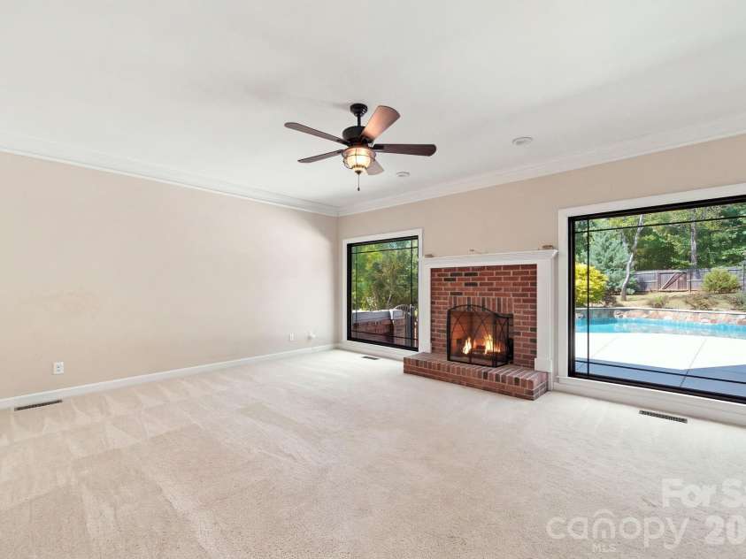 6821 Hollow Oak Drive, Mint Hill, NC 28227.  MLS# CAR4423362, YatesRealty ID 50505. 