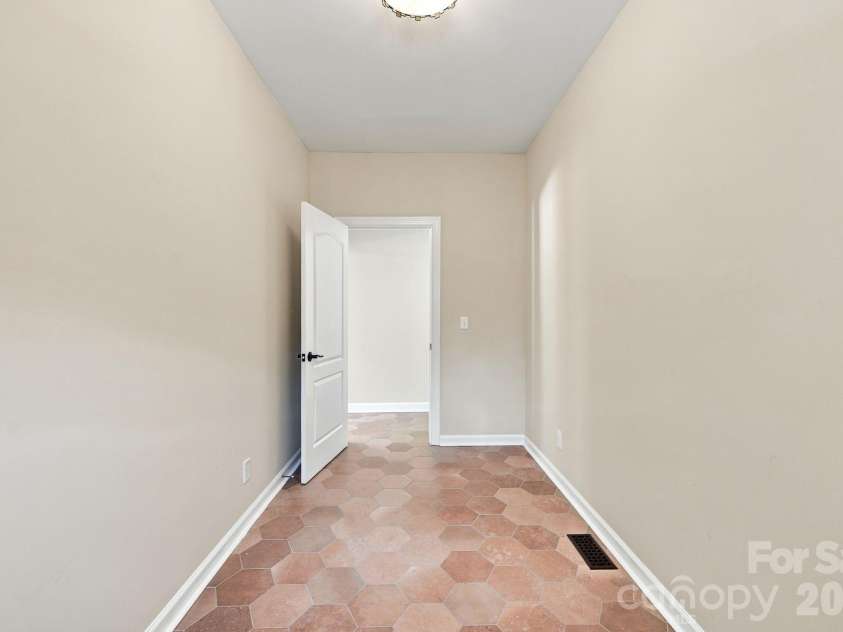 6821 Hollow Oak Drive, Mint Hill, NC 28227.  MLS# CAR4423362, YatesRealty ID 50505. 