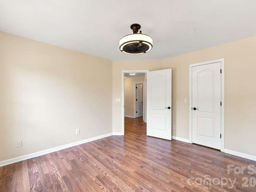 6821 Hollow Oak Drive, Mint Hill, NC 28227.  MLS# CAR4423362, YatesRealty ID 50505. 