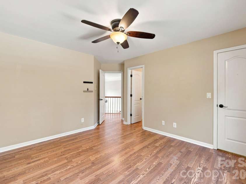 6821 Hollow Oak Drive, Mint Hill, NC 28227.  MLS# CAR4423362, YatesRealty ID 50505. 
