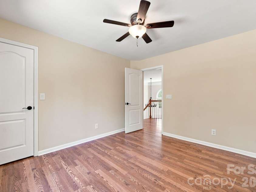 6821 Hollow Oak Drive, Mint Hill, NC 28227.  MLS# CAR4423362, YatesRealty ID 50505. 