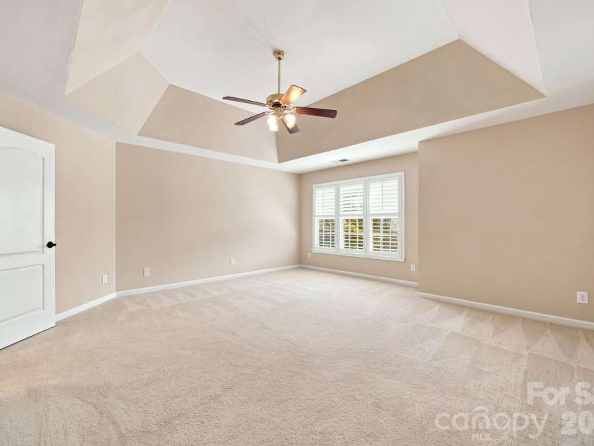 6821 Hollow Oak Drive, Mint Hill, NC 28227.  MLS# CAR4423362, YatesRealty ID 50505. 