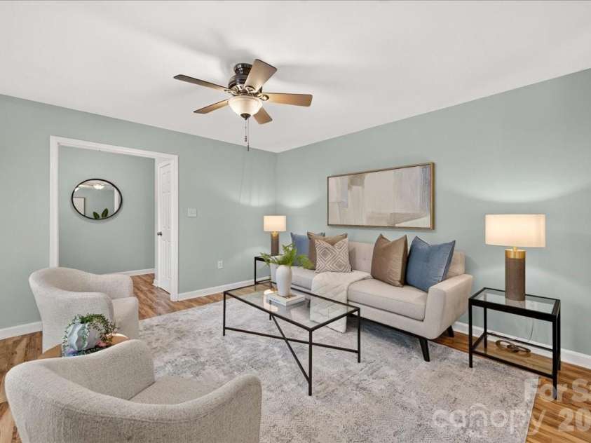 2624 Lawton Bluff Road, Charlotte, NC 28226.  MLS# CAR4423111, YatesRealty ID 50506. 