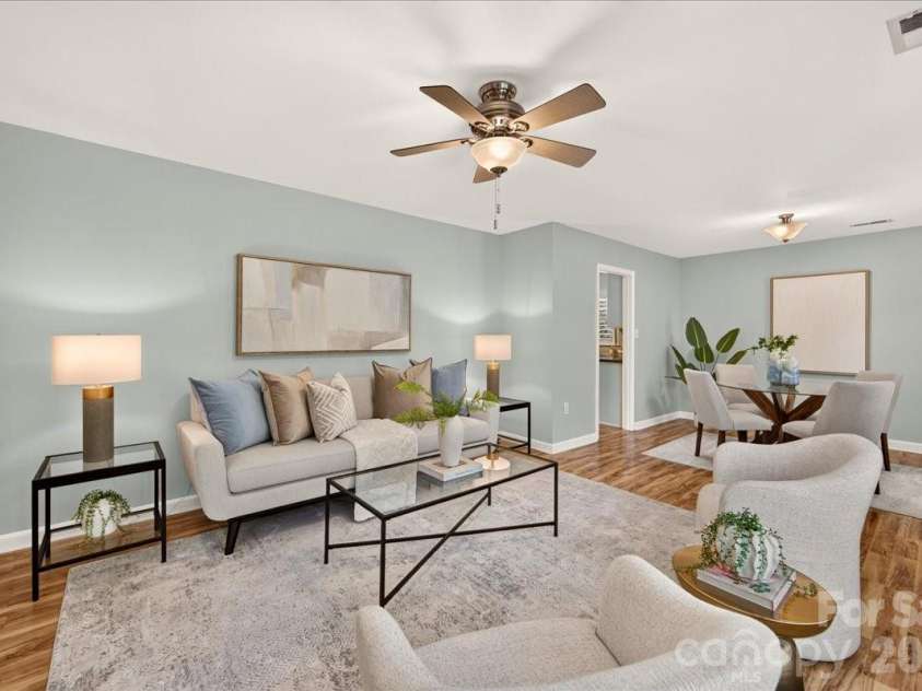 2624 Lawton Bluff Road, Charlotte, NC 28226.  MLS# CAR4423111, YatesRealty ID 50506. 