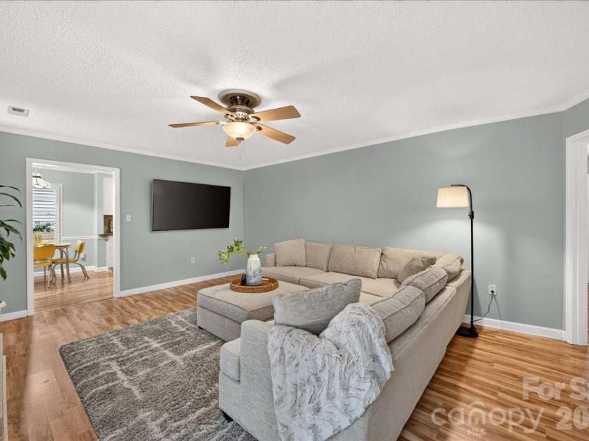 2624 Lawton Bluff Road, Charlotte, NC 28226.  MLS# CAR4423111, YatesRealty ID 50506. 