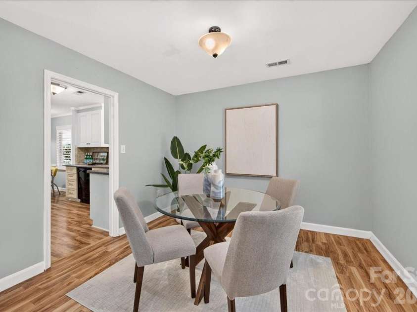 2624 Lawton Bluff Road, Charlotte, NC 28226.  MLS# CAR4423111, YatesRealty ID 50506. Large dining area!