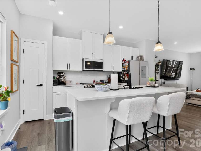 2402 Autumn Olive Lane, Matthews, NC 28104.  MLS# CAR4423034, YatesRealty ID 50507. 
